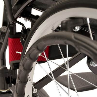 Коляска инвалидная облегченная Barry D6 13кг