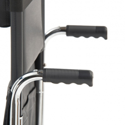 Кресло-коляска для инвалидов Армед FS619GC с санитарным оснащением