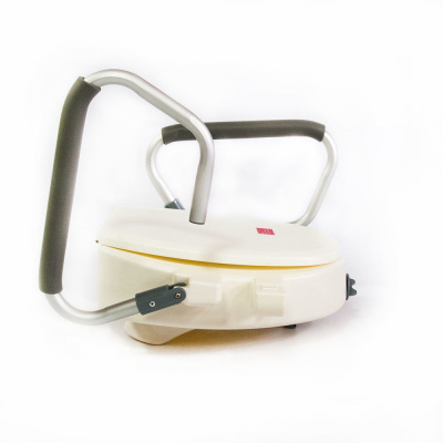 Насадка на унитаз с откидными ручками Оптим SC 718  12см